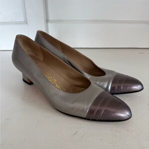 Salvatore Ferragamo taupe gray color block pumps size 8 AAA (extra narrow)